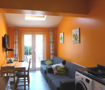 Large Double Loft Room With Ensuite - Photo 2