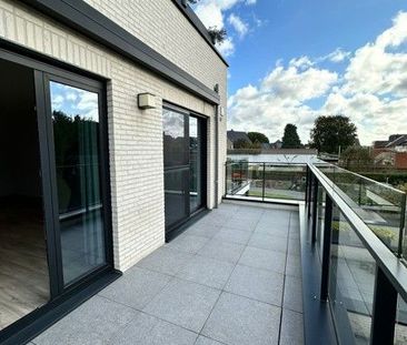 Te huur: prachtig appartement met lift op de eerste verdieping, gelegen in het hart van Peer - Photo 2