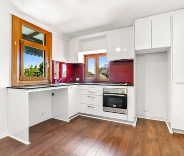 Spacious apartment with secure parking - Photo 1