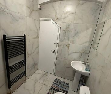 4 bedroom house to rent - Photo 2