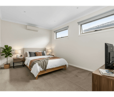 *** Near NEW - 3 Bdrm 2 Bath - FHS Zone - Modern Stylish Townhouse ... - Photo 2