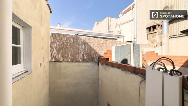 barcelona, Catalonia 08037 - Photo 1