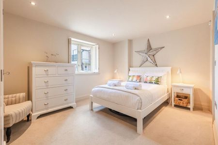 2 bedroom end of terrace house to rent - Photo 2