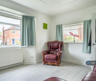 3 bedroom semi-detached house to rent - Photo 5
