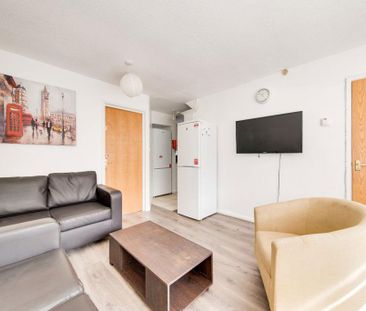 6 bedroom house to rent - Photo 2