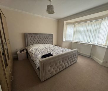 2 bedroom apartment to rent Downview Road, Worthing, BN11 - Photo 4