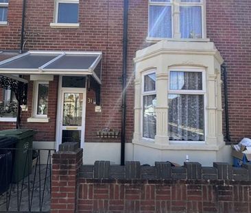 3 bedroom end of terrace house to rent - Photo 5