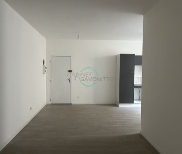 Location Appartement 3 pièces 60m² MARSEILLE 1er - Photo 5