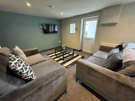 Cobden Terrace (ROOM 5), Farnley, Leeds - Photo 2