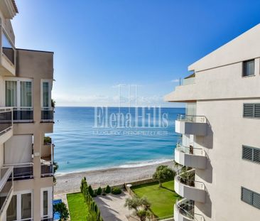 Spacious apartment on the seafront in L´Olla beach, Altea. - Photo 1