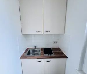 Charmante 1-Zi-Wohnung mit Balkon in 1100 Wien, U-Bahn-Nähe, gepflegt & modern! - Foto 1