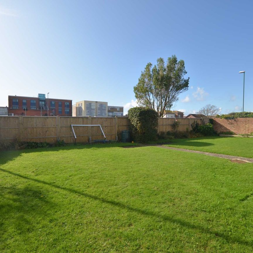 Foxwarren Close, West Wittering - Photo 1