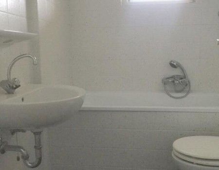 Wunderschön gelegene 3 Zimmer mit Balkon, top renoviert - Photo 1