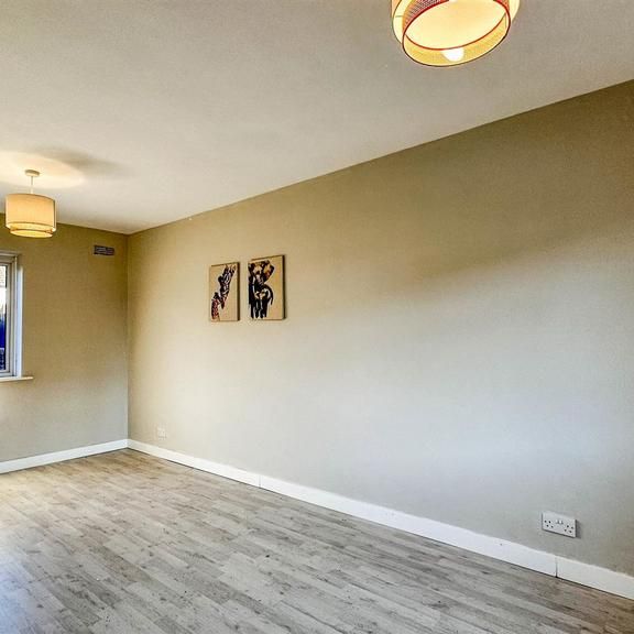 2 bedroom end of terrace house to rent - Photo 1