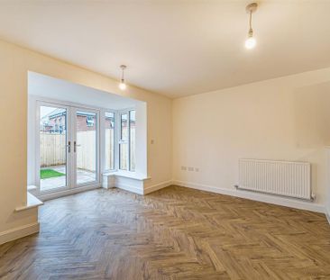 3 bedroom semi-detached house to rent - Photo 2