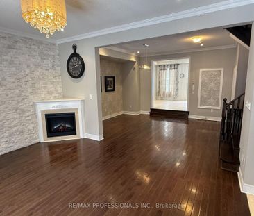 For Lease - 72 Upper Duke Crescent, Markham, Ontario - Photo 2