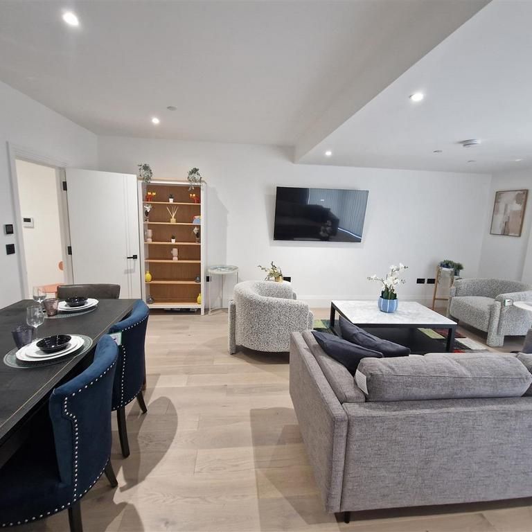 2 bedroom apartment to rent - Photo 1