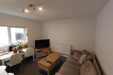 3 bedroom apartment to rent - Photo 2