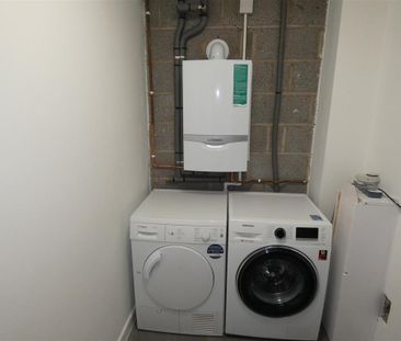 4 bedroom detached house to rent - Photo 5