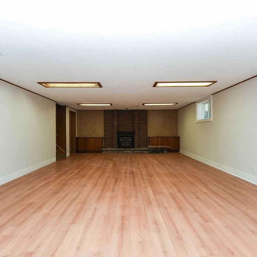 For Lease - 90 Centre Avenue, Toronto, Ontario - Photo 1