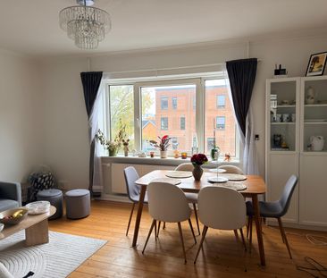 <b>Lys og delevenlig 2-værelses lejlighed med altan og udsigt – Øga... - Photo 1