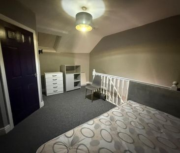 1 bedroom in a house share to rent - Photo 4