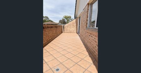 Immaculate Spacious Penthouse, Convenient & Quiet - Photo 3