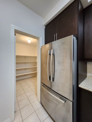 For Lease - 1237 Atkins Drive, Newmarket, Ontario - Photo 3
