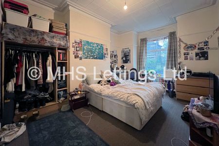 4 Bedroom Mid Terraced House for rent in Bennett Road - Photo 3