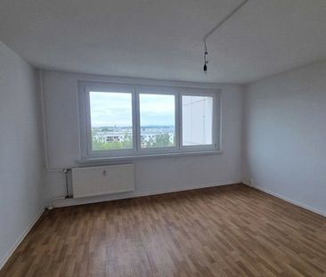 Schöne Wohnung: weitläufige 4-Zimmer-Wohnung mit Balkon! - Foto 4