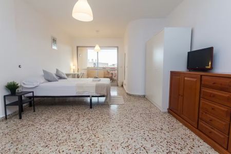 Calle Palo Mayor, Málaga, Andalusia 29010 - Photo 5