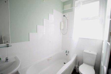 St Sidwells Avenue, Exeter, EX4 - Photo 4