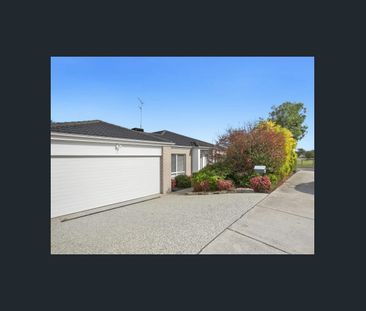 Family Home On The Lake - Photo 6