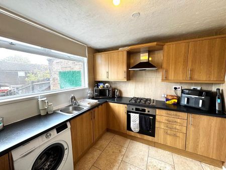 3 bedroom terraced house to rent - Photo 5