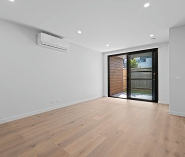 Thinking of selling? Contact our agent - Photo 1