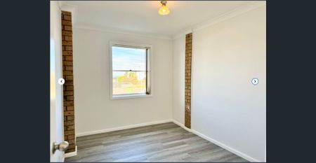 Available now!!!For Rent – Modern 2-Bedroom Ground-Level Unit with Lock-Up Garage - Photo 2