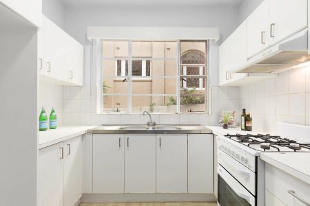 An Interwar Art Deco Wonder on the Yarra Edge - Photo 5