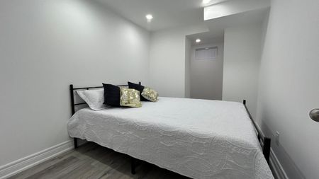 For Lease - 99 Cummer Avenue, Toronto, Ontario - Photo 2