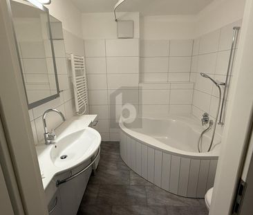 LIGHT, MODERN WITH BALCONY AND TOP KITCHEN - Foto 5