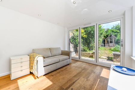 2 bedroom semi-detached house to rent - Photo 2