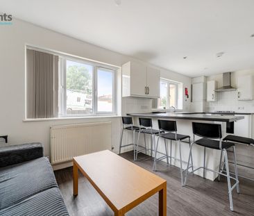 6 bedroom house to rent - Photo 2