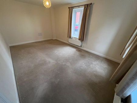 4 bedroom semi-detached house to rent - Photo 3