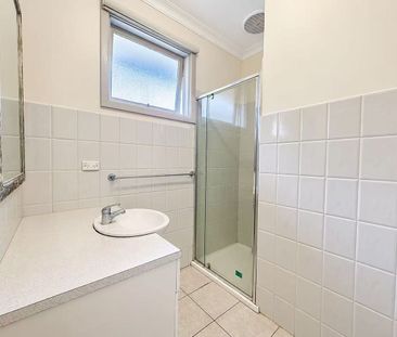 Comfortable Family Home in an Exceptional Doncaster East Location!!! - Photo 4