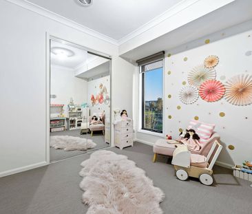 Versatile Living with Stunning Outlook - Photo 5