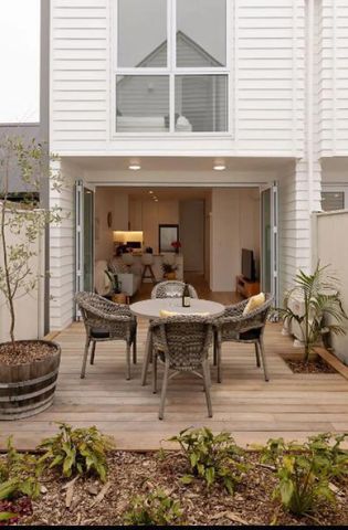 Boutique Townhouse in Matakana Village - Photo 4