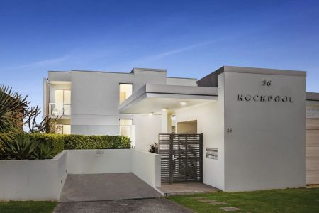 Sophisticated coastal living with sweeping Manly views - Photo 4