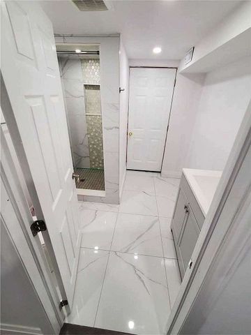 For Lease - 1236 Atkins Drive, Newmarket, Ontario - Photo 3