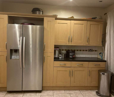 1 bedroom in a house share to rent - Photo 2