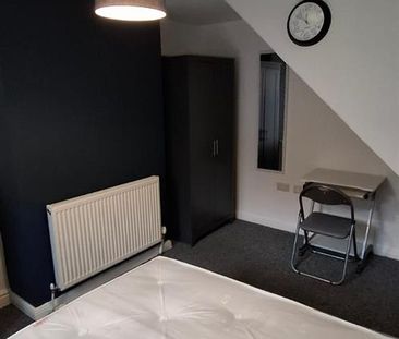 1 bed house share to rent in Kenmure Place, Preston, PR1 - Photo 2