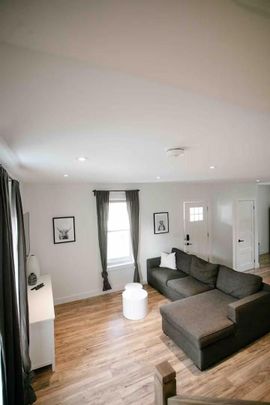 For Lease - 426 Wilson Street Unit# 1, Hamilton, Ontario - Photo 1